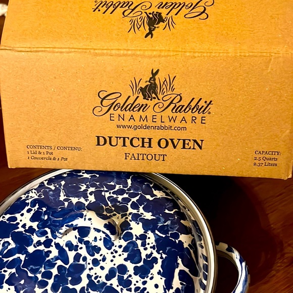 Golden Rabbit Dutch Oven - Picture 4 of 4